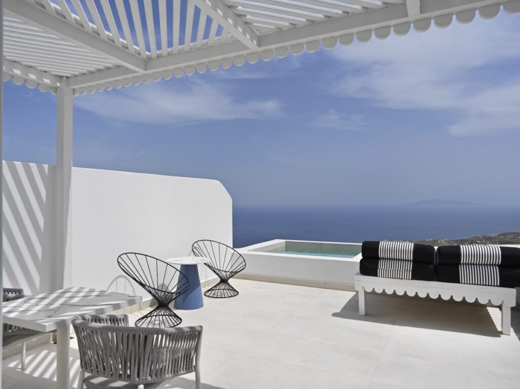 Santorini upgraded single room private balcony and hot tub