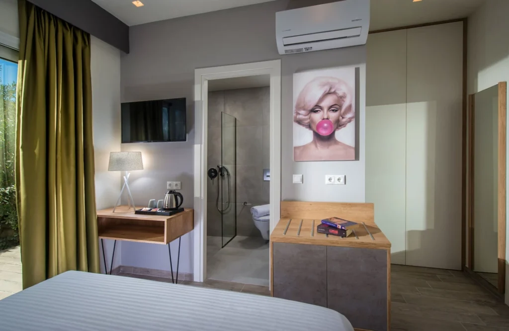 Crete single standard room